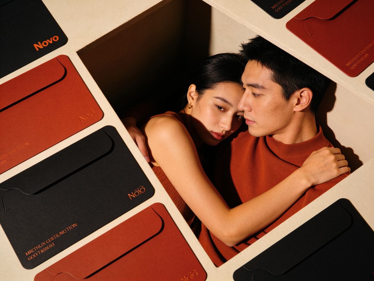 Intimate couple portrait in The Nook